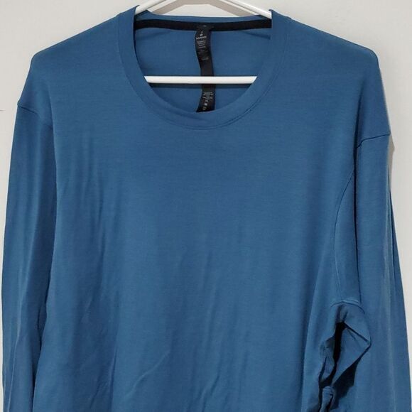 Lululemon large blue long sleeve shirt - Picture 2 of 7
